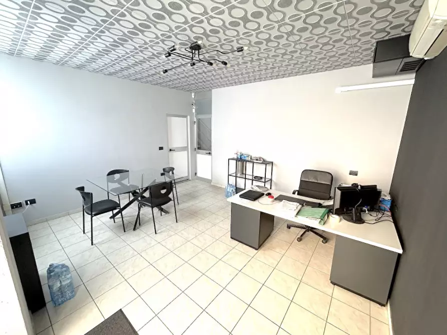 Immagine 2 di Capannone industriale in vendita  in via parri a Cesena