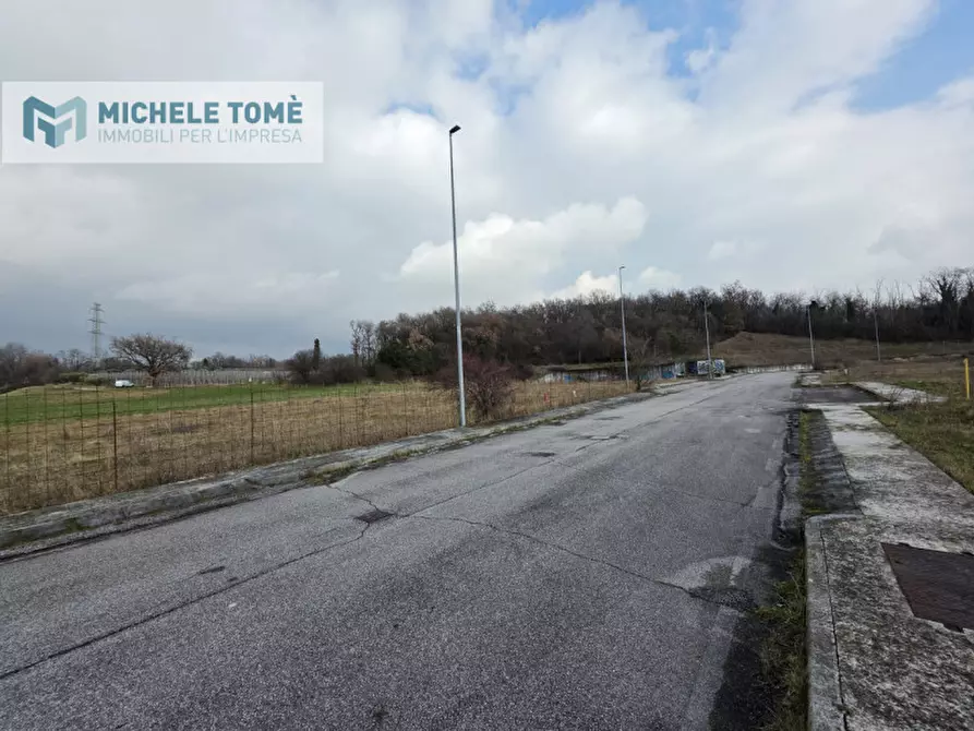 Immagine 3 di Terreno in vendita  in Circumvallazione Bran a Caprino Veronese