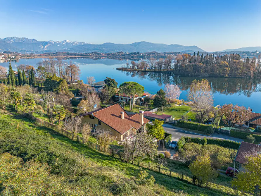 Immagine 3 di Casa bifamiliare in vendita  a Pusiano