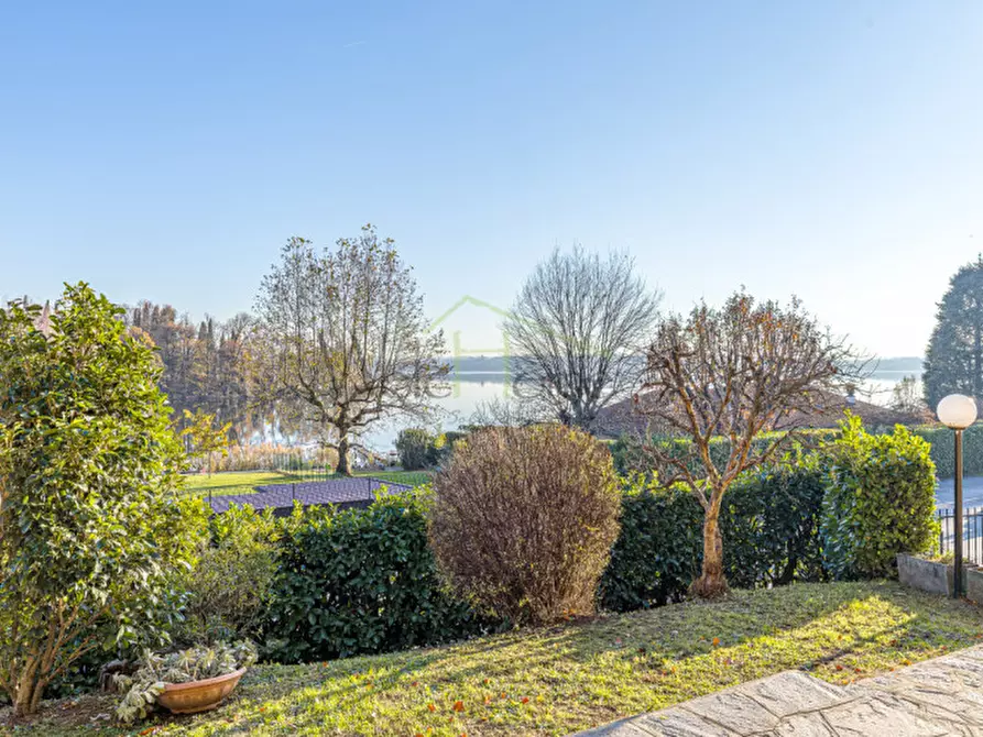 Immagine 15 di Casa bifamiliare in vendita  a Pusiano