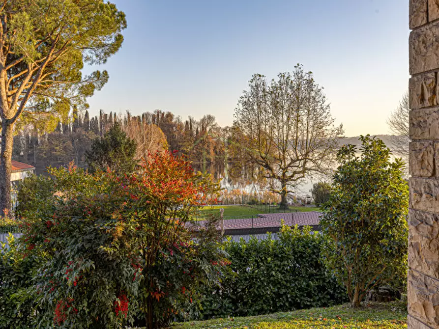 Immagine 21 di Casa bifamiliare in vendita  a Pusiano