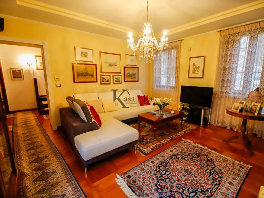 Immagine 9 di Casa indipendente in vendita  in via villar 16 a Torino