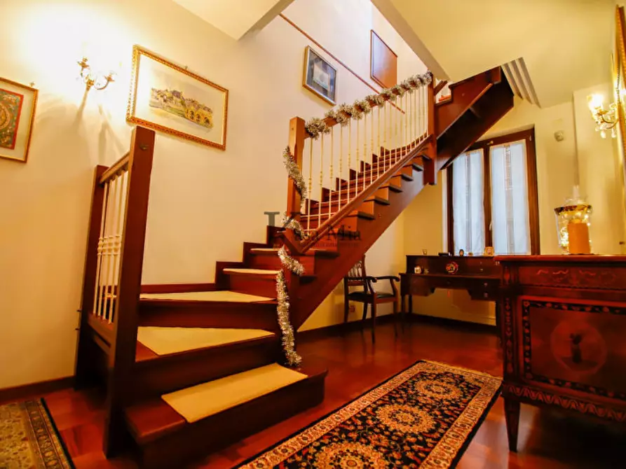 Immagine 15 di Casa indipendente in vendita  in via villar 16 a Torino