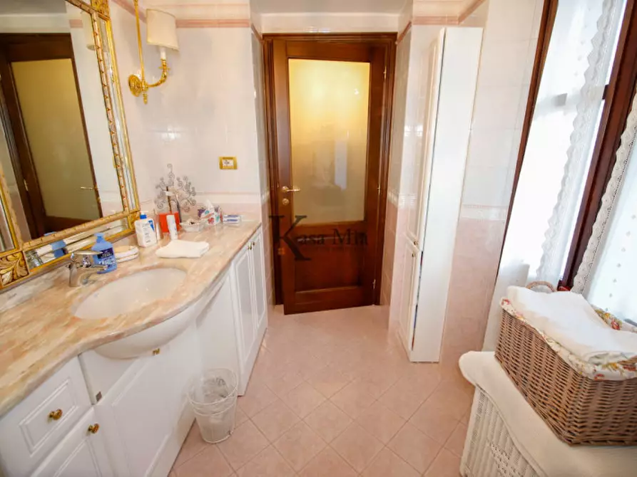 Immagine 33 di Casa indipendente in vendita  in via villar 16 a Torino