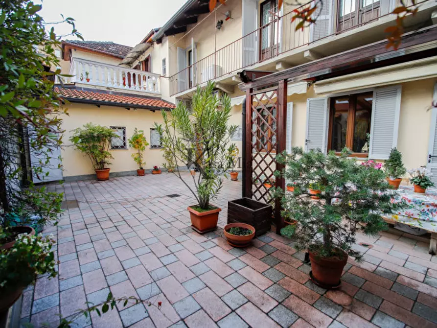 Immagine 38 di Casa indipendente in vendita  in via villar 16 a Torino