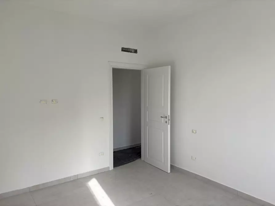 Immagine 3 di Appartamento in vendita  in VIA DOMENICO MORENI a Firenze