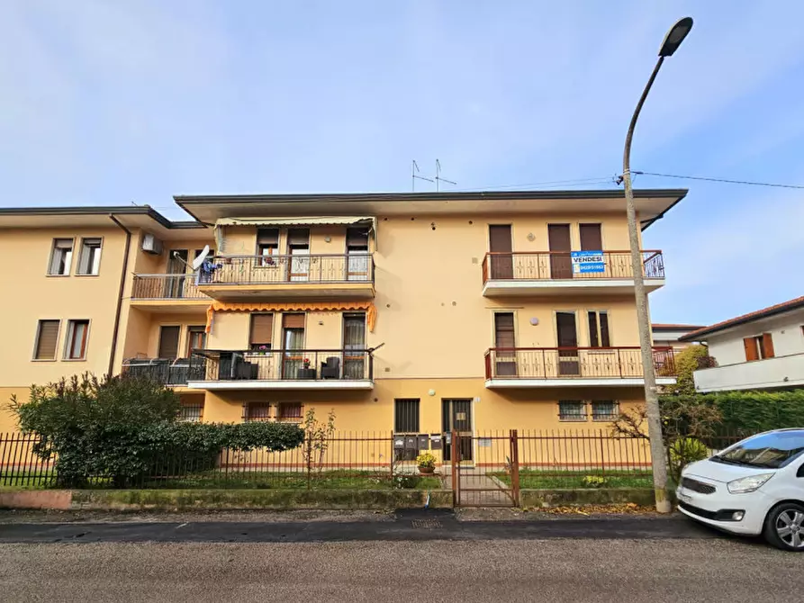 Immagine 1 di Appartamento in vendita  in VIA MARZIALE a Este