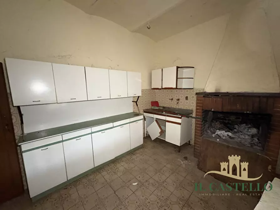 Immagine 5 di Casa indipendente in vendita  a Castiglione Del Lago