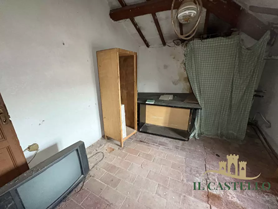 Immagine 10 di Casa indipendente in vendita  a Castiglione Del Lago