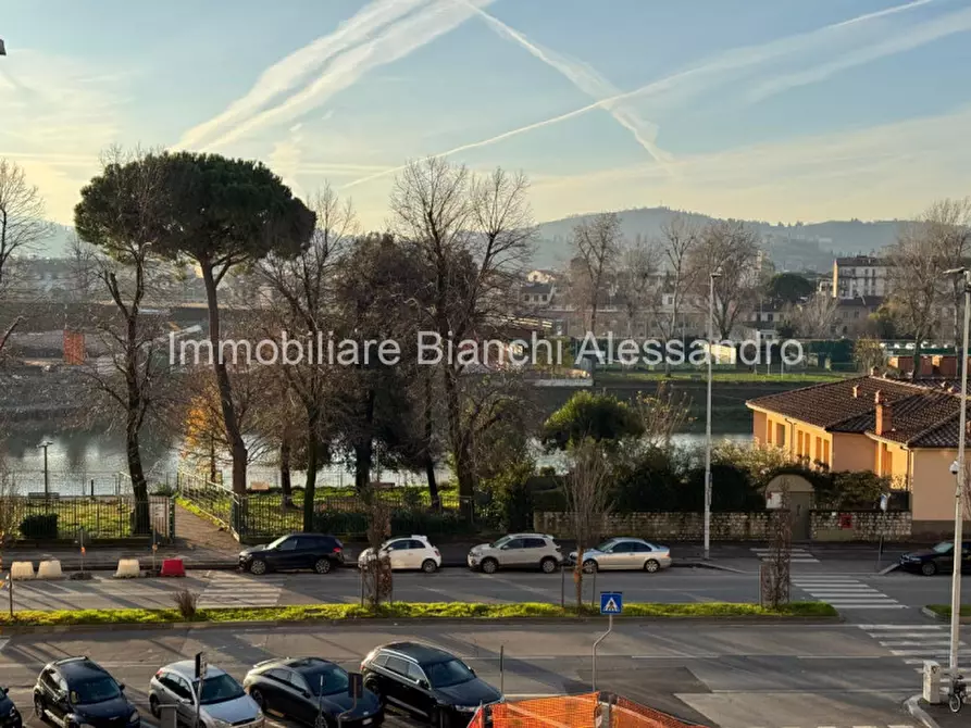 Immagine 1 di Appartamento in vendita  in Via di Bellariva a Firenze