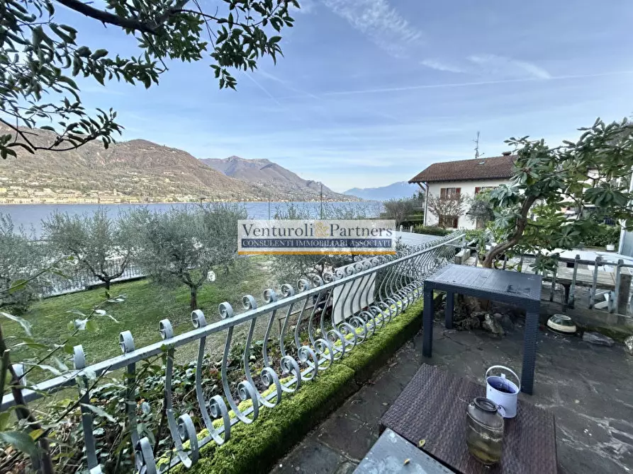 Immagine 2 di Appartamento in vendita  in Via Tavine a Salò