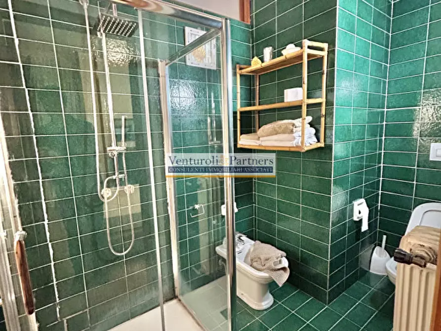 Immagine 8 di Appartamento in vendita  in Via Tavine a Salò