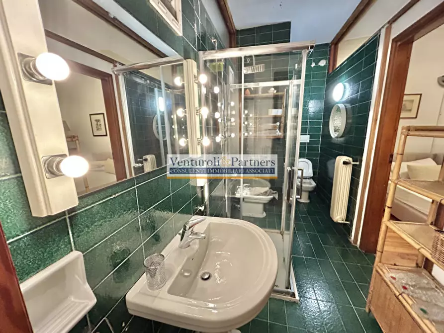 Immagine 9 di Appartamento in vendita  in Via Tavine a Salò