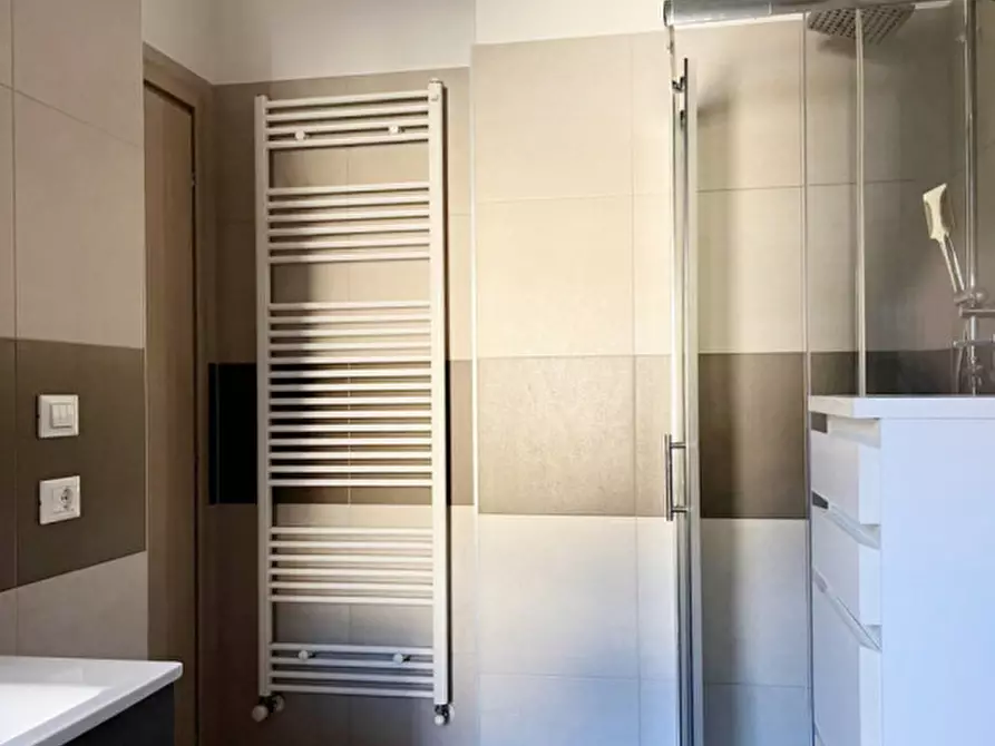 Immagine 10 di Appartamento in vendita  a Rovigo