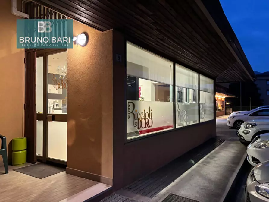 Immagine 1 di Negozio in vendita  in Via Guglielmo Oberdan, 8 a Maniago