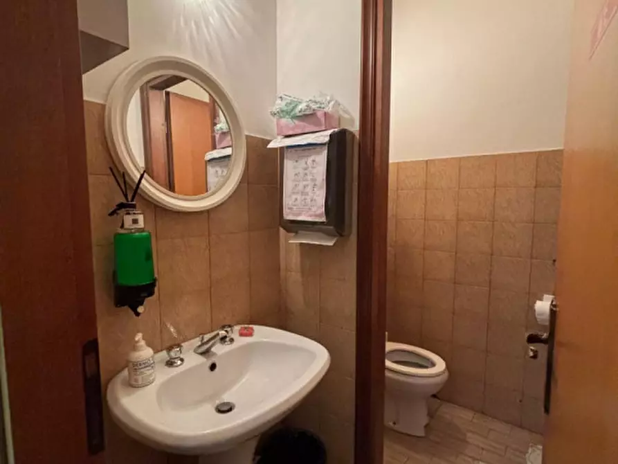 Immagine 5 di Negozio in vendita  in Via Guglielmo Oberdan, 8 a Maniago