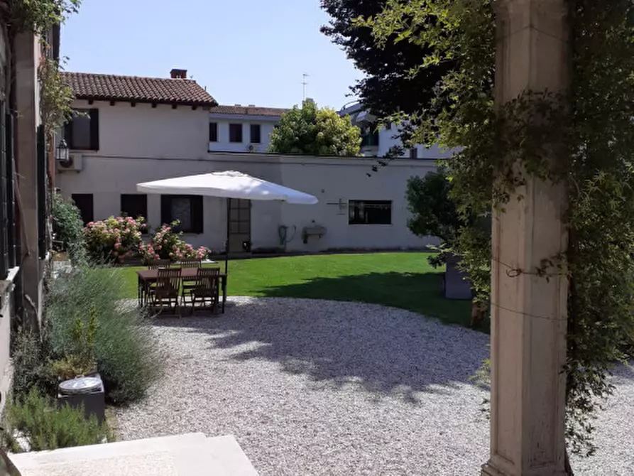 Immagine 2 di Villa in vendita  in Mira a Mira