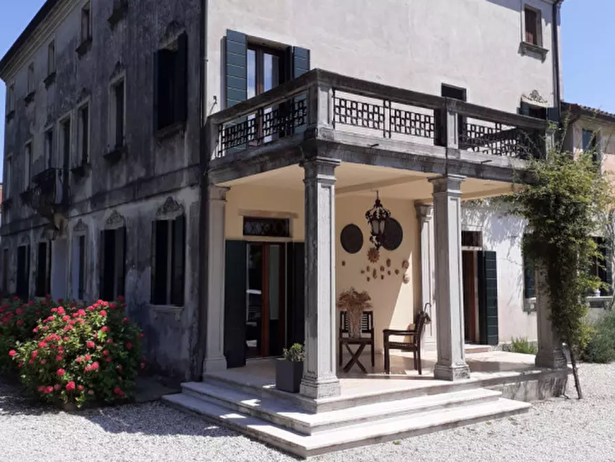 Immagine 3 di Villa in vendita  in Mira a Mira