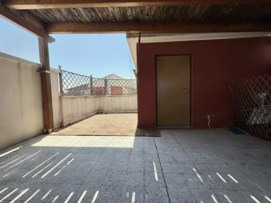 Immagine 15 di Appartamento in vendita  in via ignazio silone a Bitritto