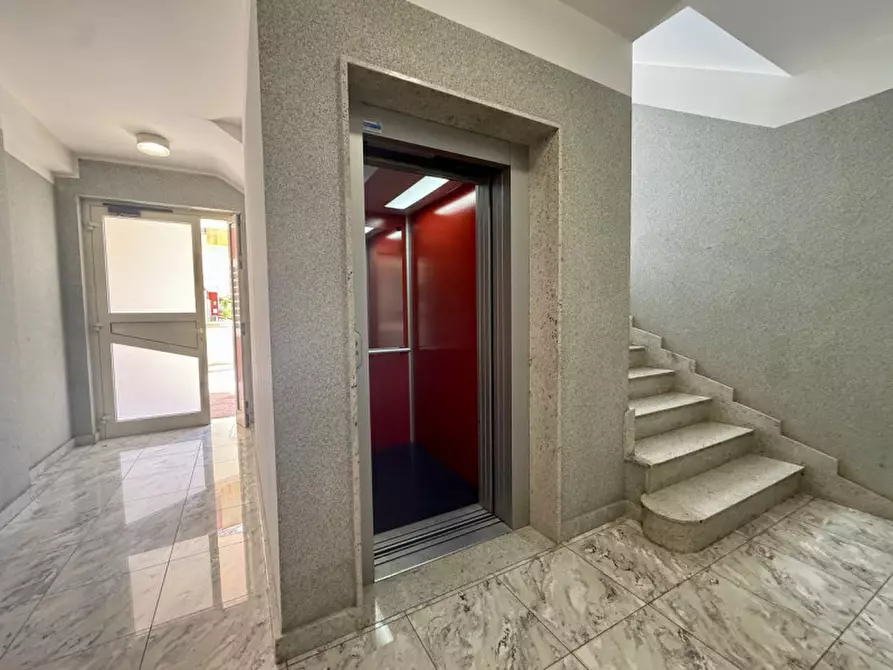 Immagine 21 di Appartamento in vendita  in via ignazio silone a Bitritto