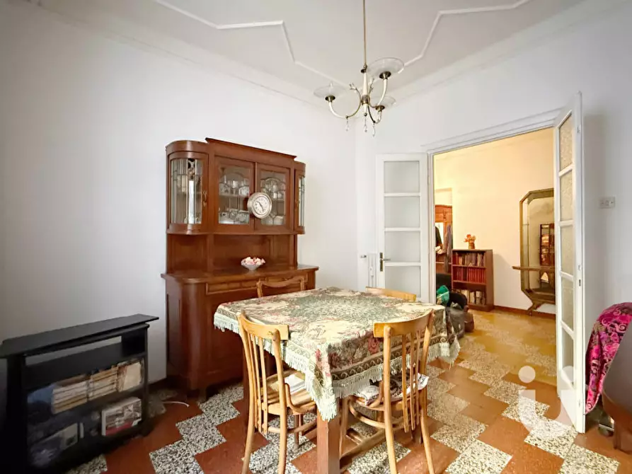 Immagine 3 di Appartamento in vendita  in Via Alessandro Volta a Roma