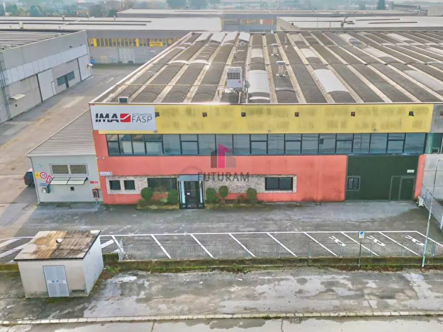 Immagine 2 di Capannone industriale in vendita  in Via Ferruccio Chemello a Montecchio Maggiore