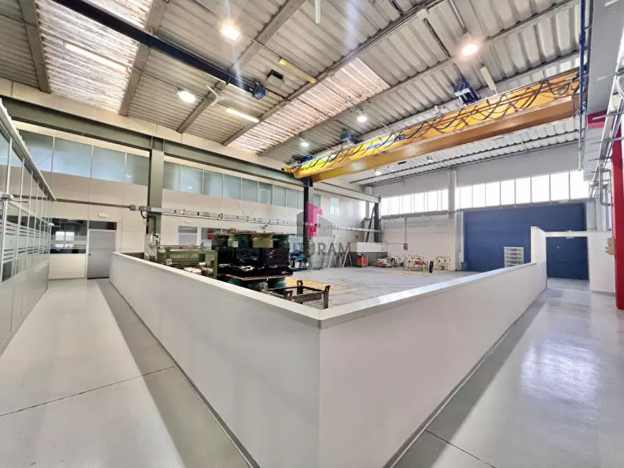 Immagine 9 di Capannone industriale in vendita  in Via Ferruccio Chemello a Montecchio Maggiore