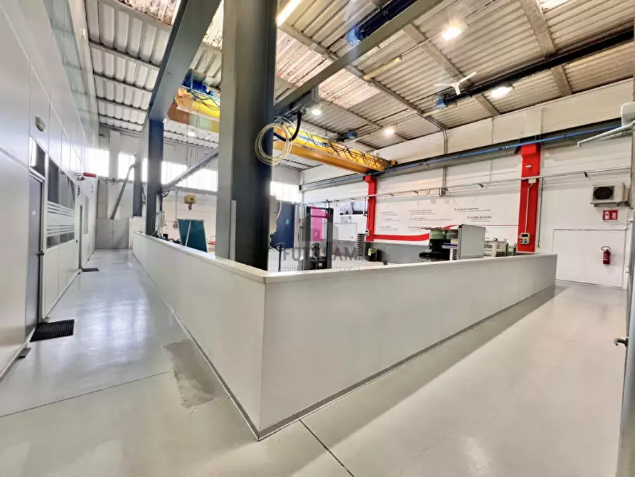 Immagine 10 di Capannone industriale in vendita  in Via Ferruccio Chemello a Montecchio Maggiore