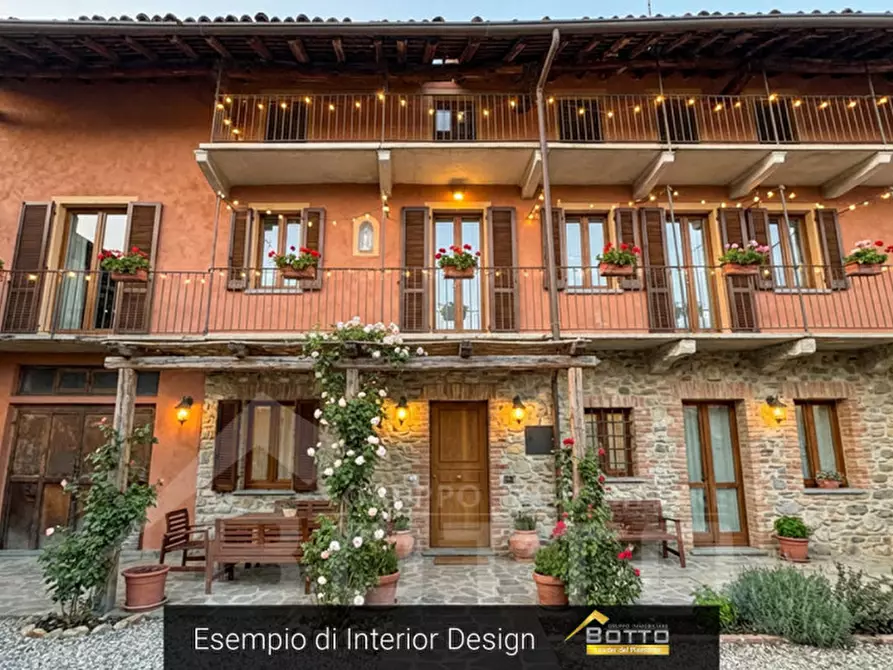 Immagine 1 di Casa indipendente in vendita  in Via Madonna 27 a Cameri