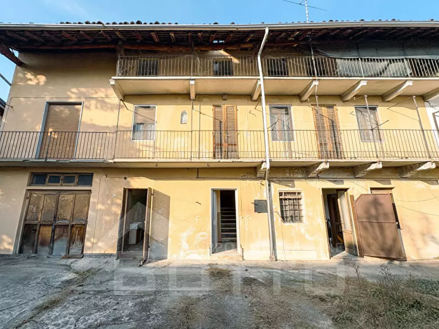 Immagine 2 di Casa indipendente in vendita  in Via Madonna 27 a Cameri