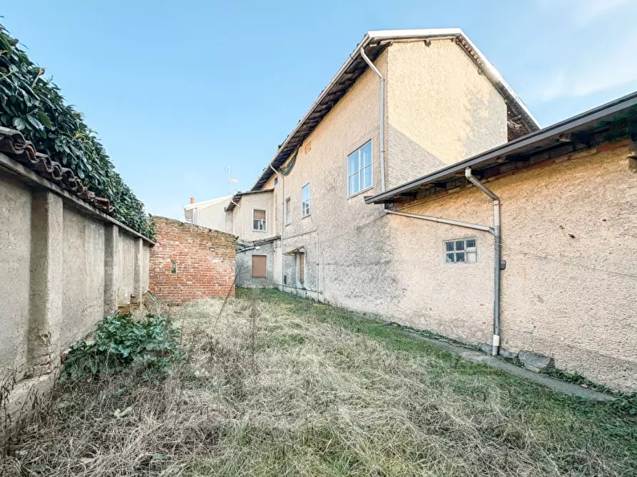 Immagine 27 di Casa indipendente in vendita  in Via Madonna 27 a Cameri