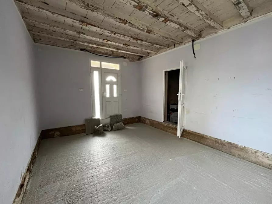 Immagine 2 di Rustico / casale in vendita  in Via Ponte, 80 a Castegnero