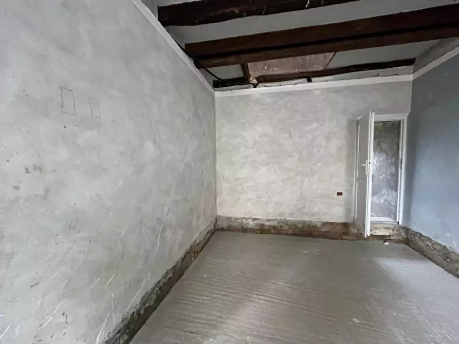 Immagine 15 di Rustico / casale in vendita  in Via Ponte, 80 a Castegnero