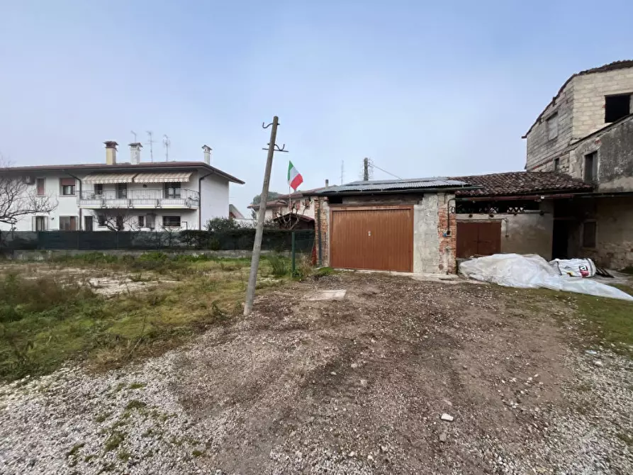 Immagine 43 di Rustico / casale in vendita  in Via Ponte, 80 a Castegnero