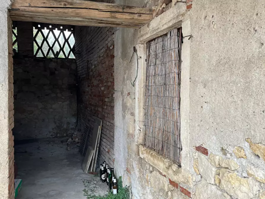 Immagine 46 di Rustico / casale in vendita  in Via Ponte, 80 a Castegnero