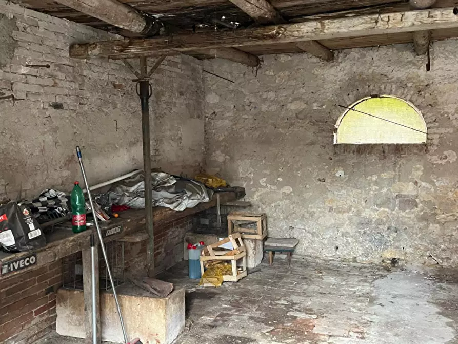 Immagine 49 di Rustico / casale in vendita  in Via Ponte, 80 a Castegnero