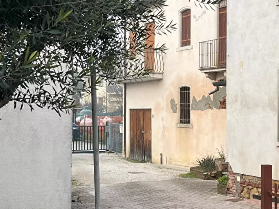 Immagine 62 di Rustico / casale in vendita  in Via Ponte, 80 a Castegnero