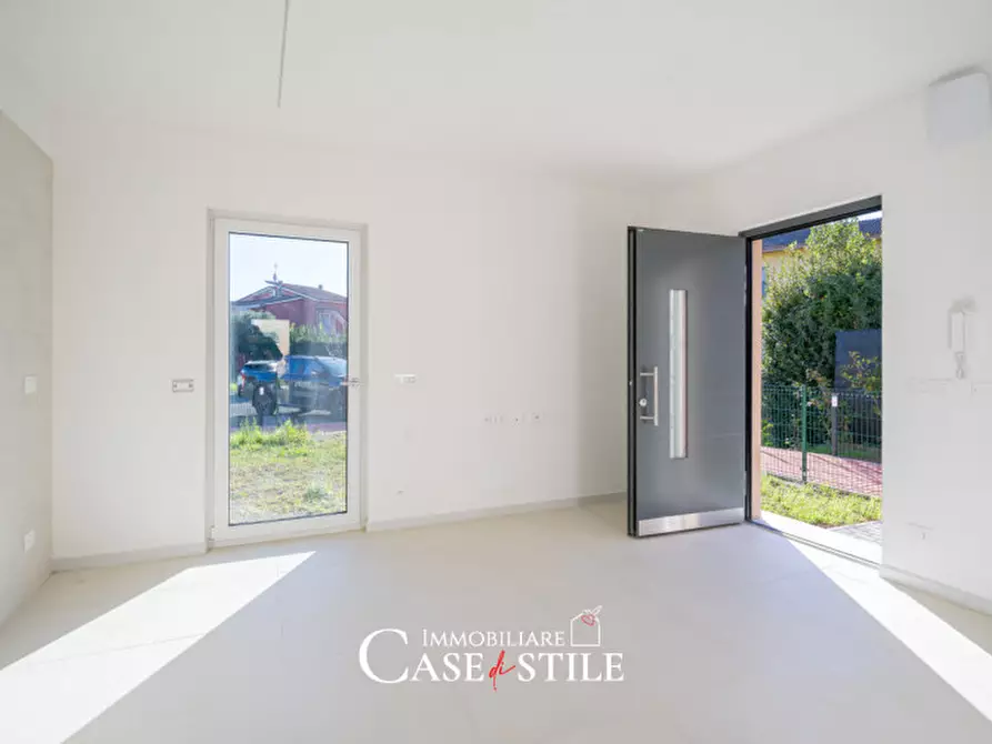 Immagine 2 di Appartamento in vendita  a Sarzana