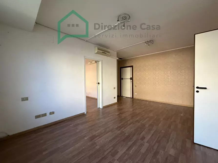 Immagine 4 di Ufficio in affitto  in CENTRO DIREZIONALE a Napoli