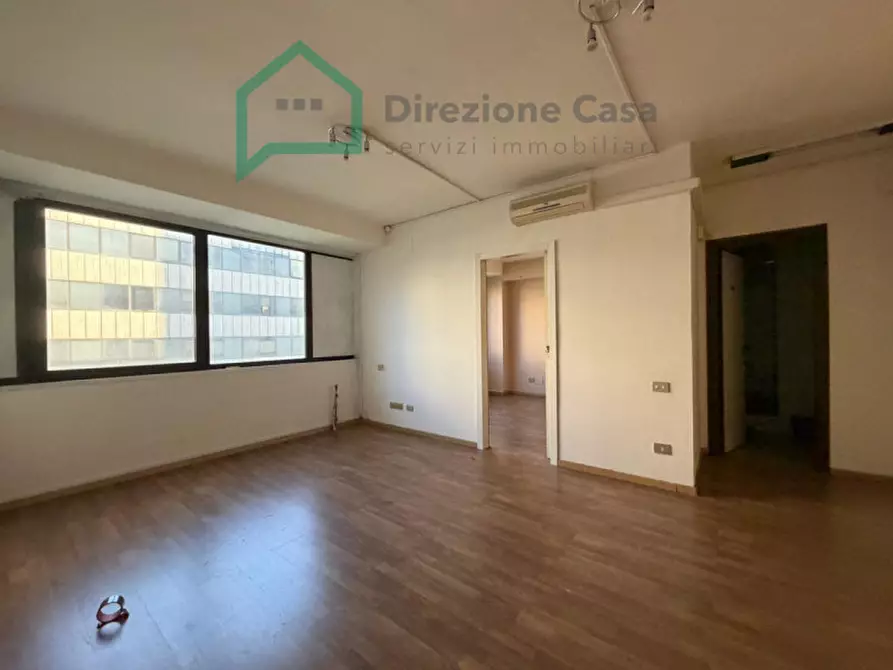 Immagine 4 di Ufficio in affitto  in CENTRO DIREZIONALE a Napoli