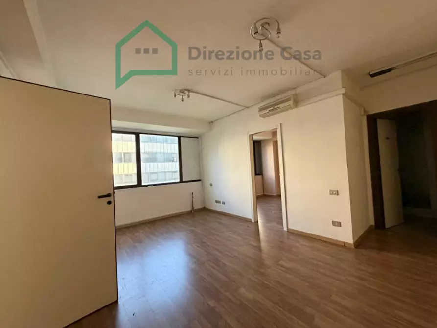 Immagine 11 di Ufficio in affitto  in CENTRO DIREZIONALE a Napoli