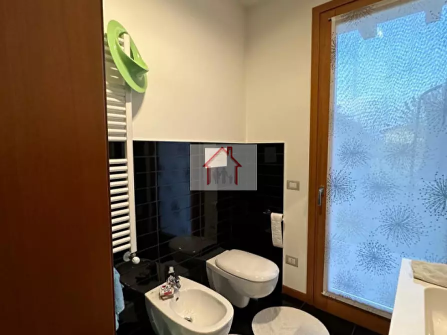 Immagine 6 di Villetta a schiera in vendita  a Giavera Del Montello