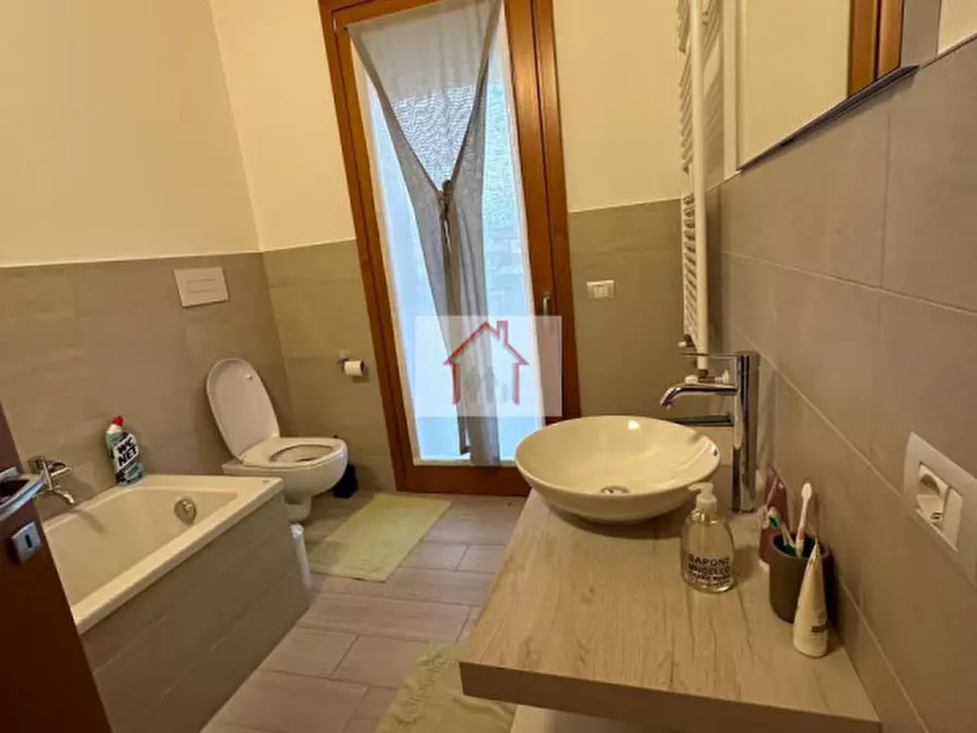 Immagine 10 di Villetta a schiera in vendita  a Giavera Del Montello