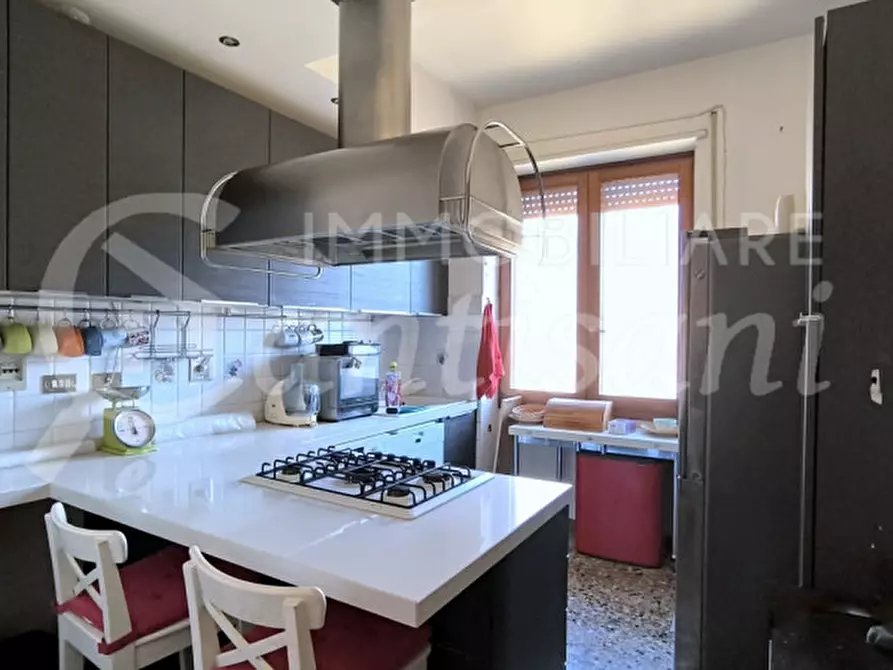 Immagine 5 di Appartamento in vendita  in Via Giacomo Puccini a Sesto Fiorentino