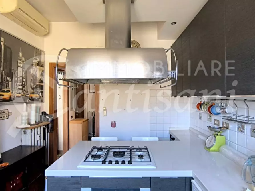 Immagine 8 di Appartamento in vendita  in Via Giacomo Puccini a Sesto Fiorentino