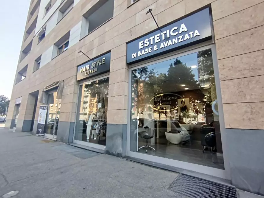 Immagine 1 di Negozio in affitto  in Corso Francesco Ferrucci 87/C a Torino