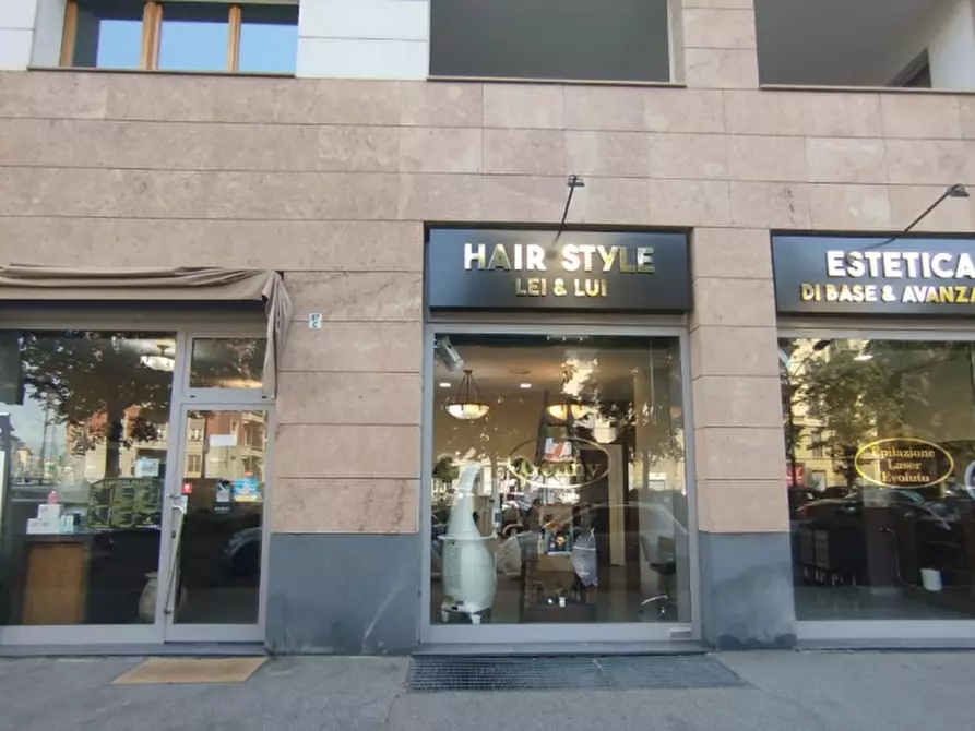 Immagine 2 di Negozio in affitto  in Corso Francesco Ferrucci 87/C a Torino