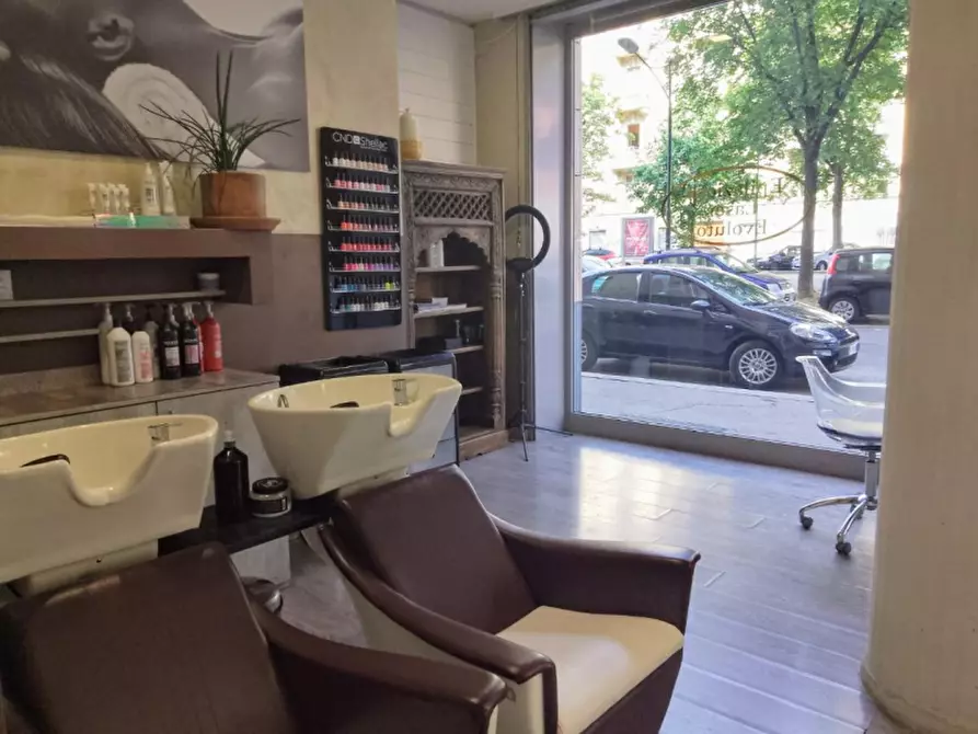 Immagine 17 di Negozio in affitto  in Corso Francesco Ferrucci 87/C a Torino