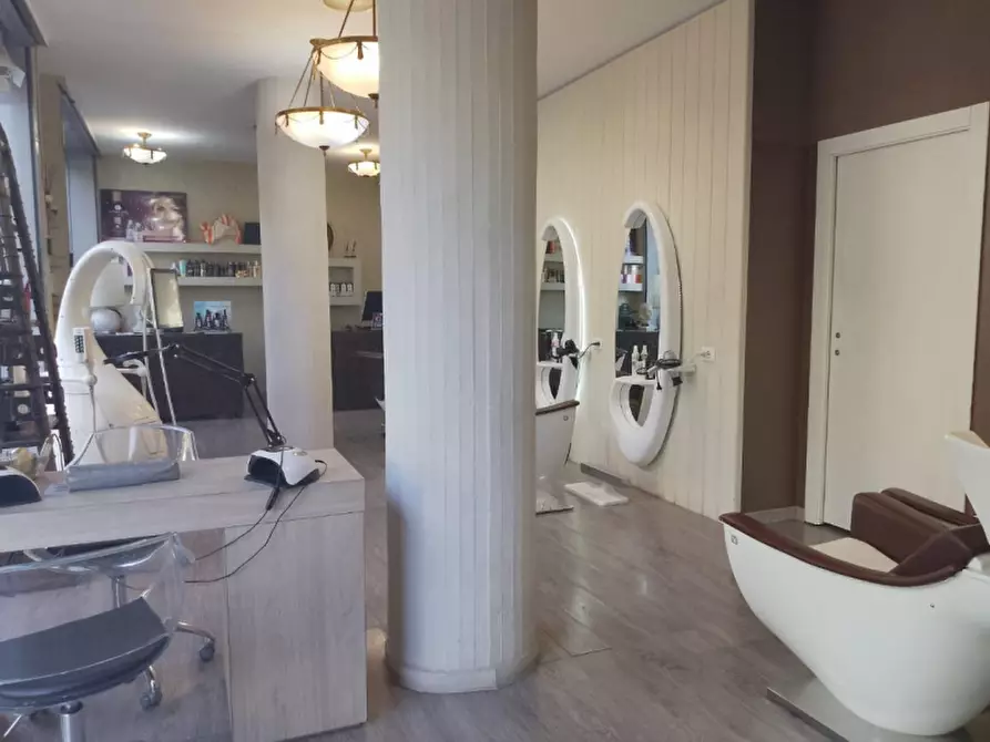 Immagine 18 di Negozio in affitto  in Corso Francesco Ferrucci 87/C a Torino