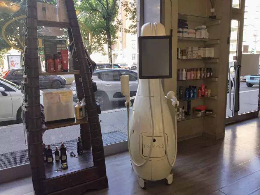 Immagine 20 di Negozio in affitto  in Corso Francesco Ferrucci 87/C a Torino